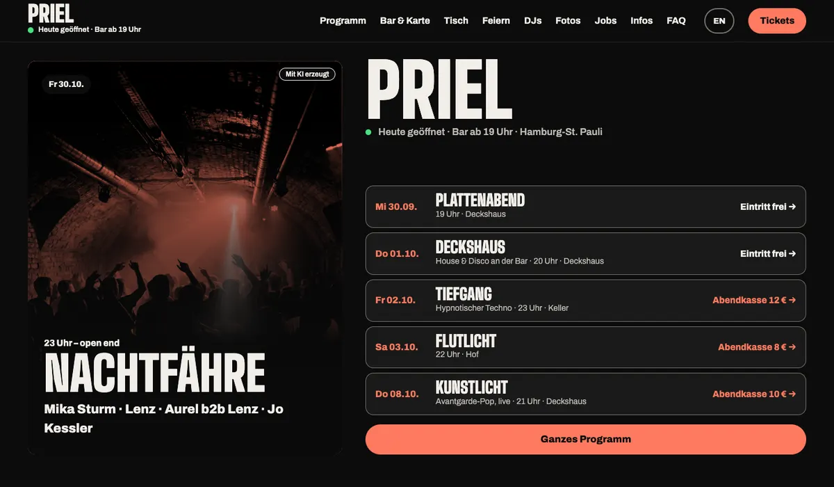 Startseite des Musterclubs PRIEL am Rechner: links das Artwork der Nachtfähre, rechts die nächsten fünf Abende mit Datum und Eintritt.